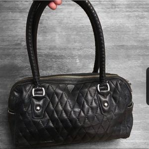 Roots Quilted Bag Black Leather Mid Size Y
